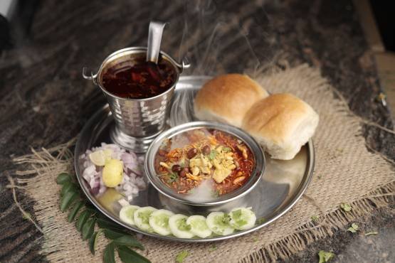 Misal Pav
